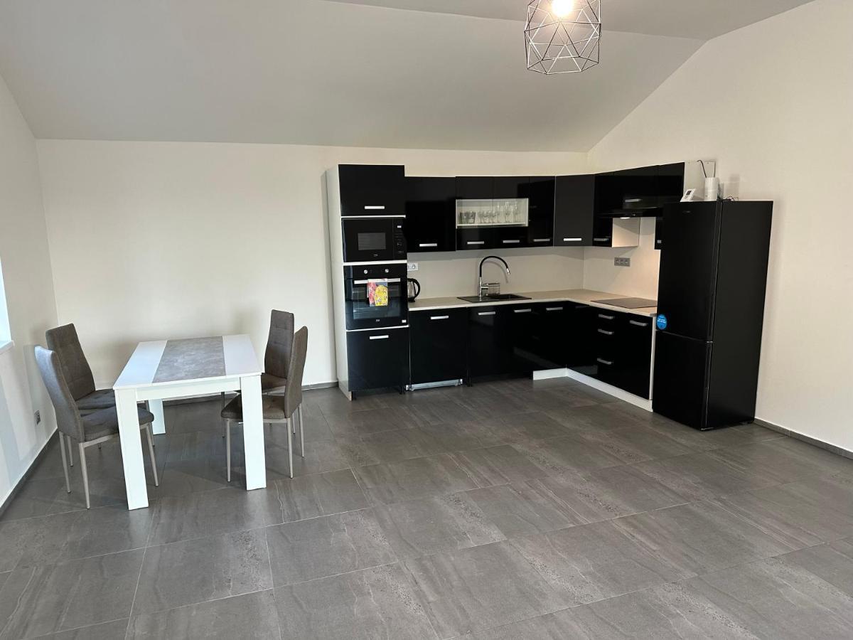Apartman Byt 75M2 Klid Priroda Pro Rodinu Prag Exteriör bild