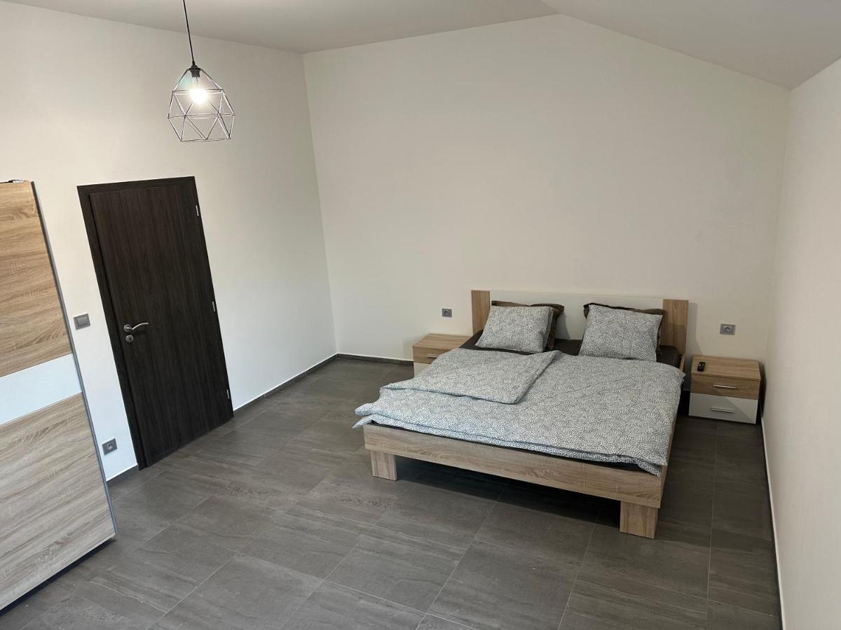 Apartman Byt 75M2 Klid Priroda Pro Rodinu Prag Exteriör bild