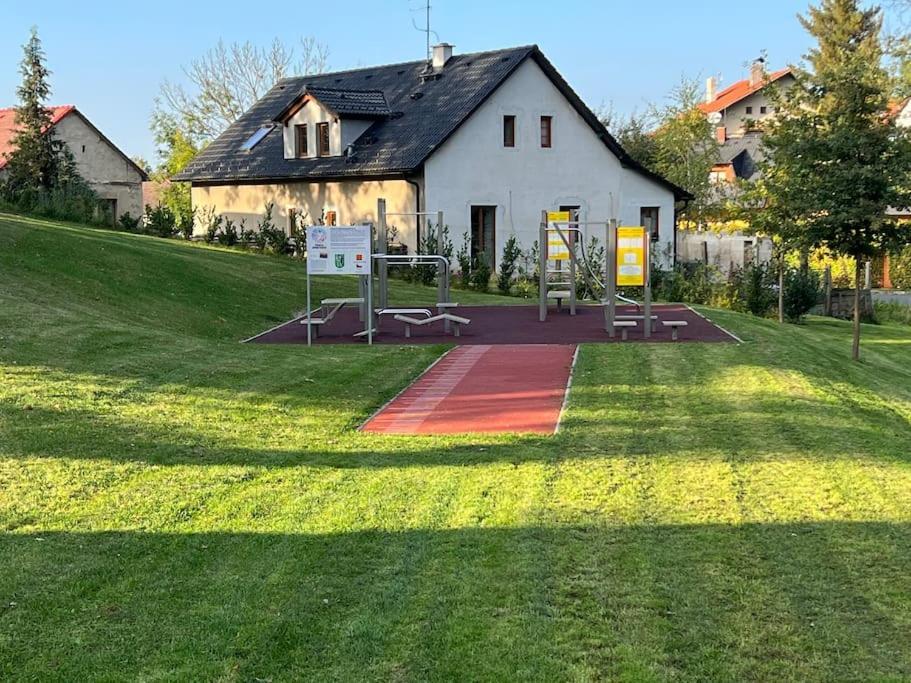 Apartman Byt 75M2 Klid Priroda Pro Rodinu Prag Exteriör bild